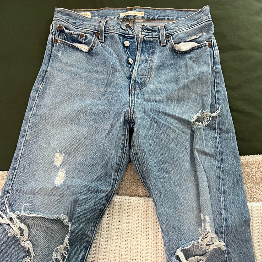 SOLD Levi wedgie straight jeans